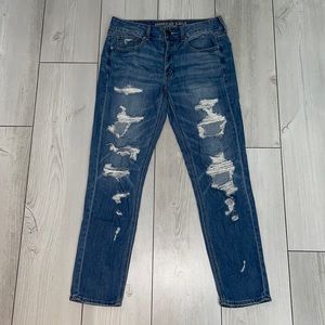 American Eagle Outfitters Tomgirl size 6 medium colored blue ripped jeans